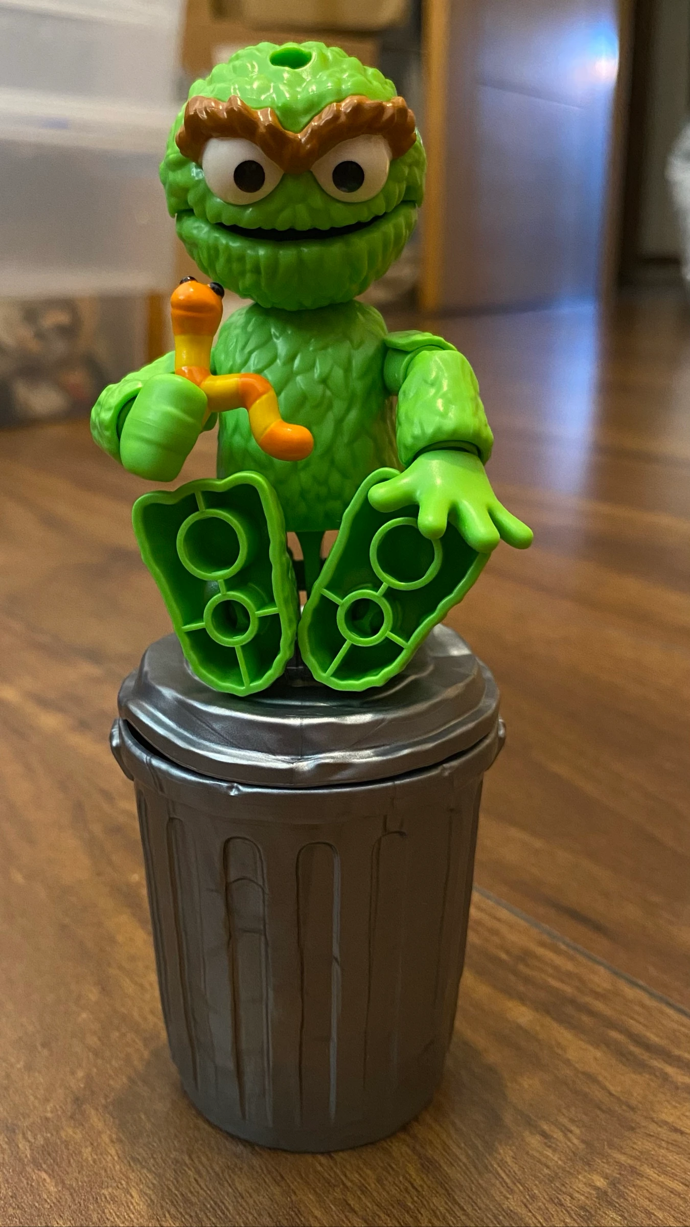 Sesame Street Oscar Figure – photo 3